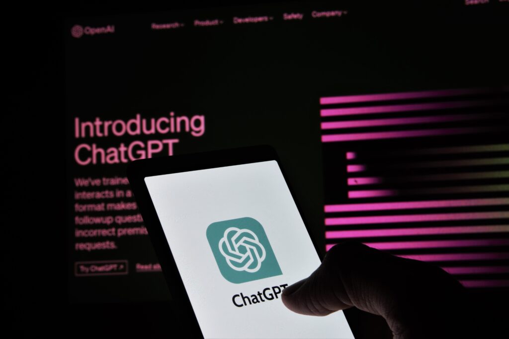 ChatGPT ist die aktuell bekannteste KI auf dem Markt.